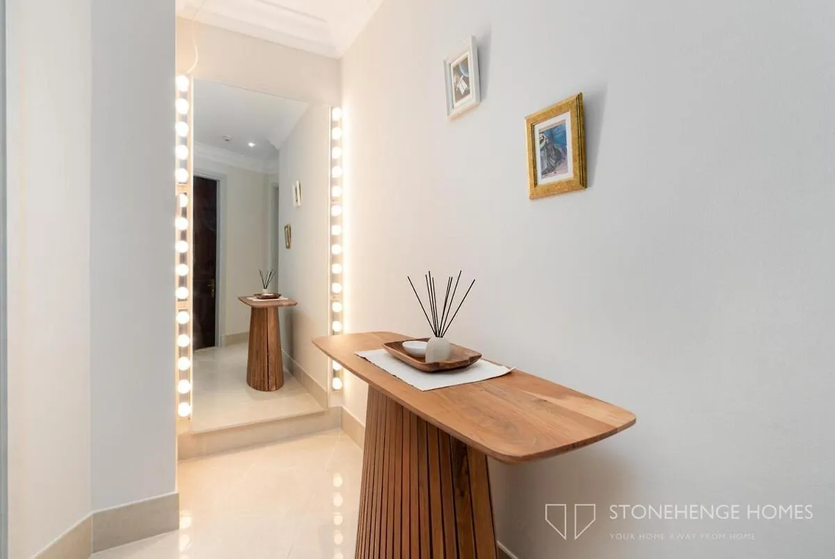 Lux & Cozy 1 Bedroom Apartment Steps Away From Burj Khalifa & Dubai Mall