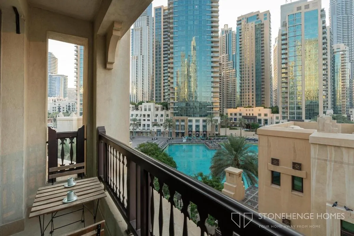 Lux & Cozy 1 Bedroom Apartment Steps Away From Burj Khalifa & Dubai Mall